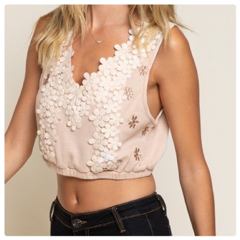 POL Keep it Classy Crop Top - Picture 9 of 16